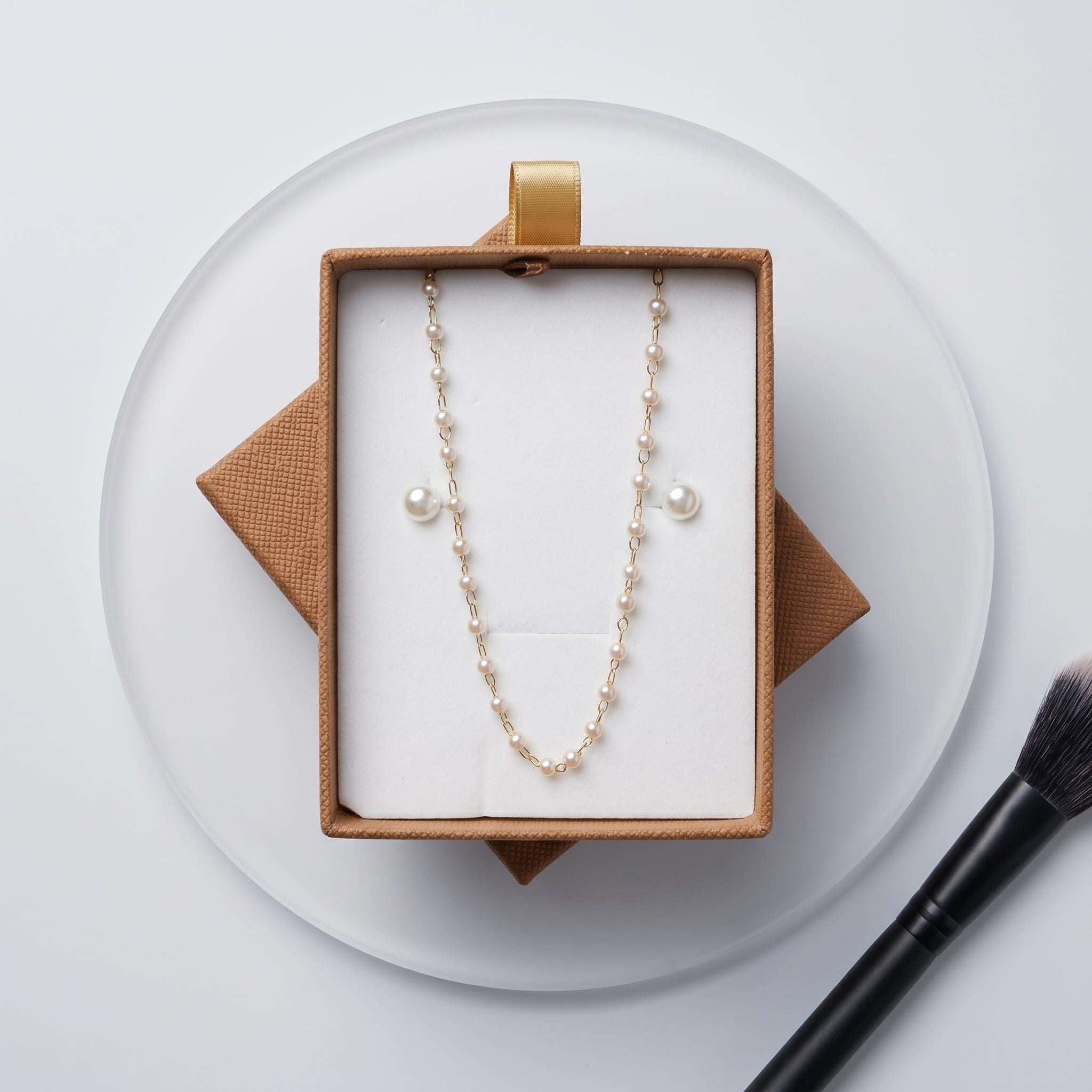 Conjunto Mini Pérolas (Colar + Brinco) Banhado a Ouro 18k