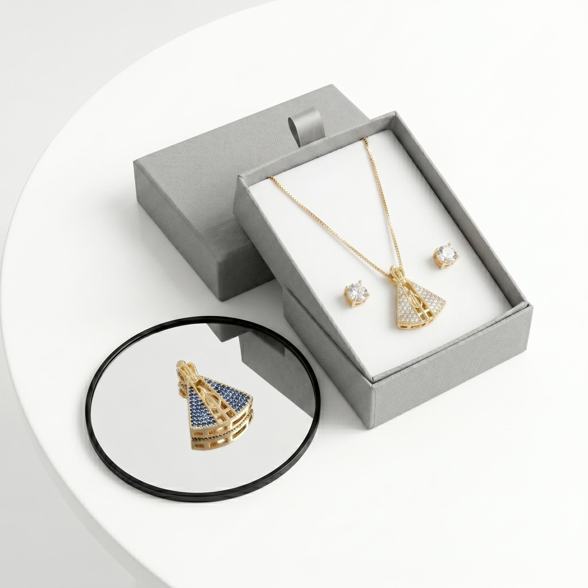 Conjunto Nossa Senhora Colar e Brinco Banhado a Ouro 18k.