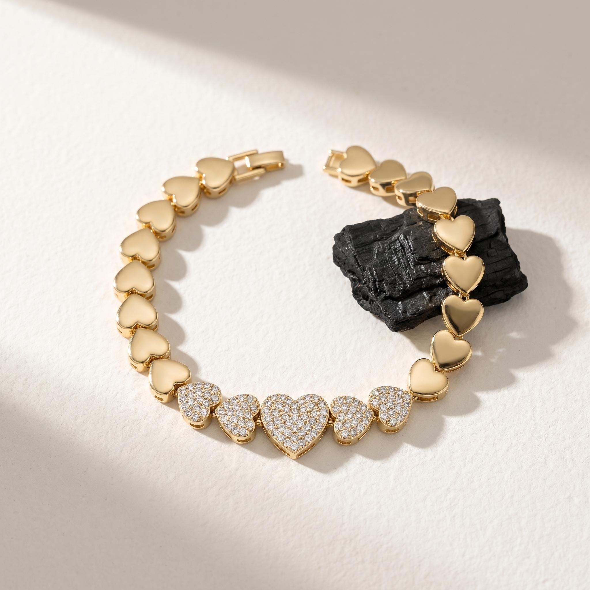 Pulseira Corações Pequenos Dourado Banhado a Ouro 18k (1 ano de garantia)